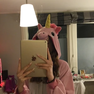 Unicorn onepiece🦄 - Jättemysig mjuk enhörnings onepiece💗 buda om pris 
