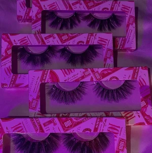 Lösögonfransar  - Säljer lösögonfransar 2 par för 85kr ( frakt ingår ej ) Man kan även köpa ett par såklart och har massor olika. Om du är intresserad skriv privat. 💕💕