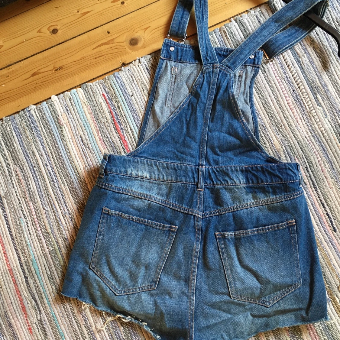 Hängsleshorts i denim - 91