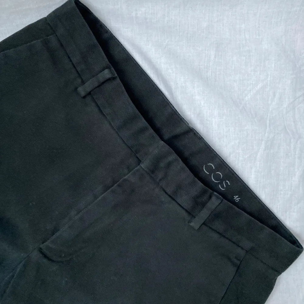 🌊 BLACK STRAIGHT MEN’S TROUSERS FROM COS. TOO BIG ON ME, WMNS SIZE M  • SIZE - EU 46 / S-M • BRAND - Cos  MY MEASUREMENTS • Height 161cm / 5'3