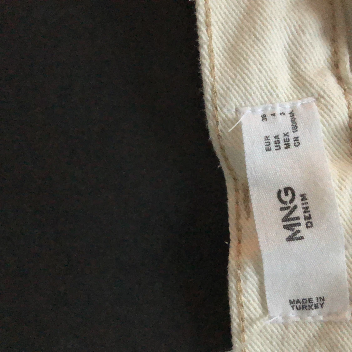 Långa beiga vida jeans  - 90