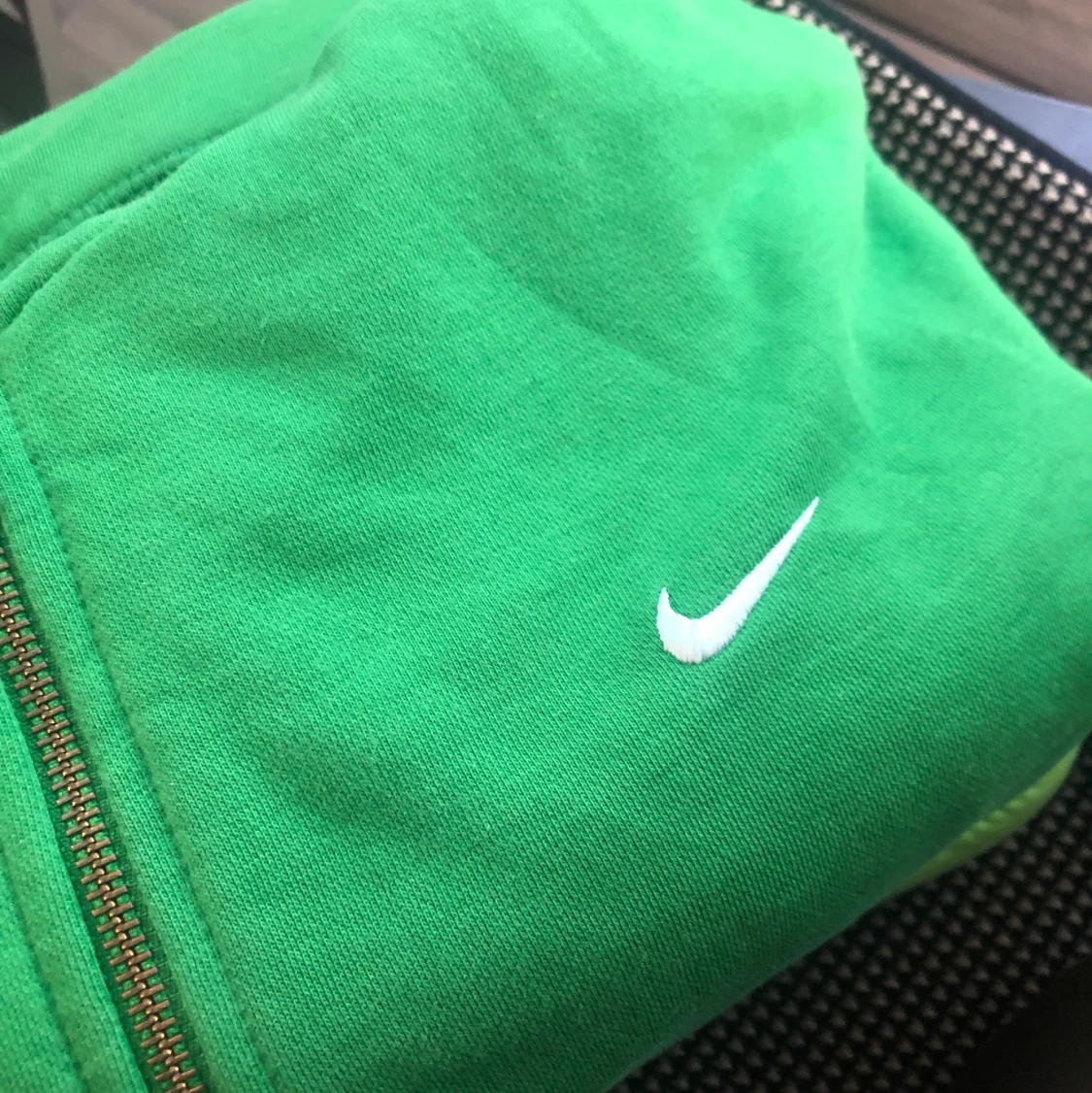 Nike zip up hoodie - 90