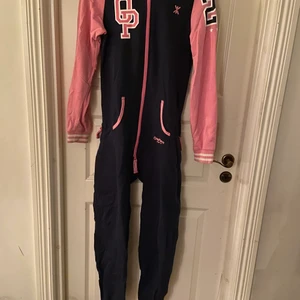 Onepice - Onepice, köpte för ca 900kr säljer för 350kr + frakt, använd fåtalgånger.