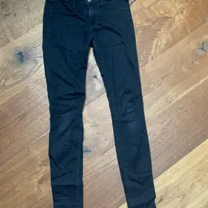 Svarta jeans från hollister bra skick 