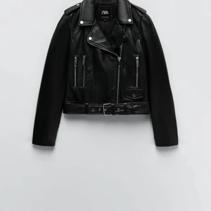 Skinnjacka  - Fint skick, skriv för egna bilder. Köparen står för frakten❤️