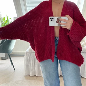 Mysig kofta - Kofta som passar strl XS-M beroende på önskad passform ❤️‍🩹 Storlek och märke står ej. Fint skick!