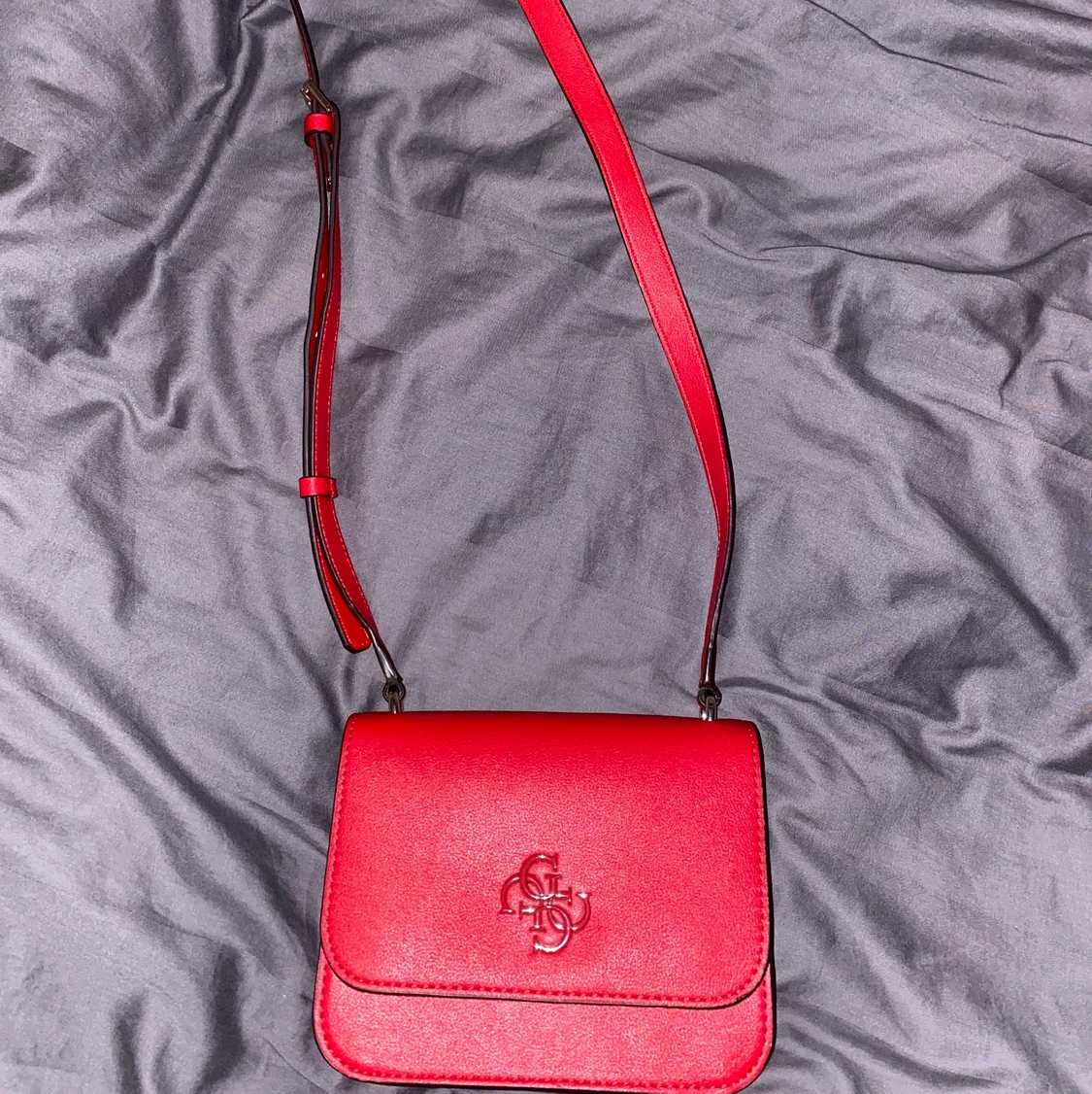 Snygg guess väska - 90