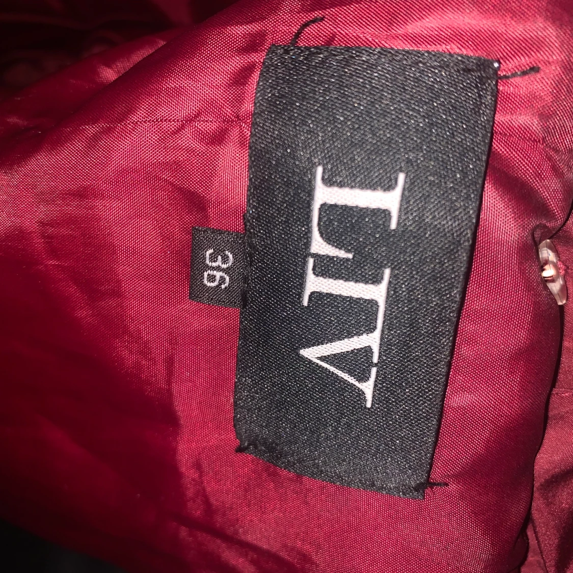 LIV vinrödjacka, storlek 36 - 91