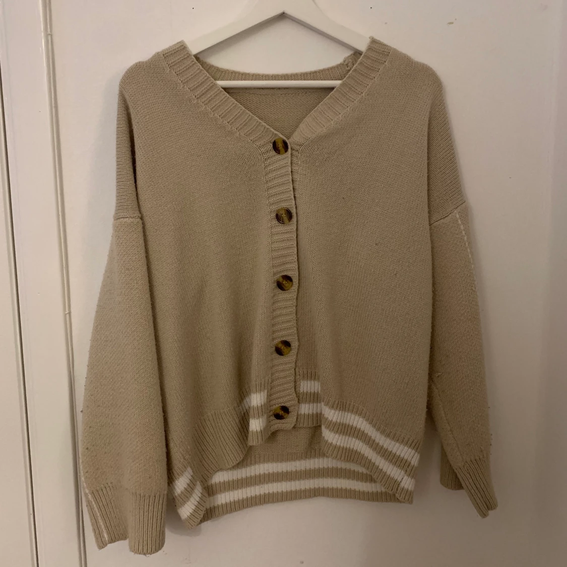 beige cardigan yesstyle  - 90
