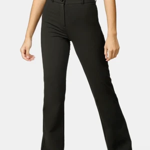 Bikbok  - Storlek s helt ny säljer pågrund av fel storlek                   Har aldrig andvänt byxorna 