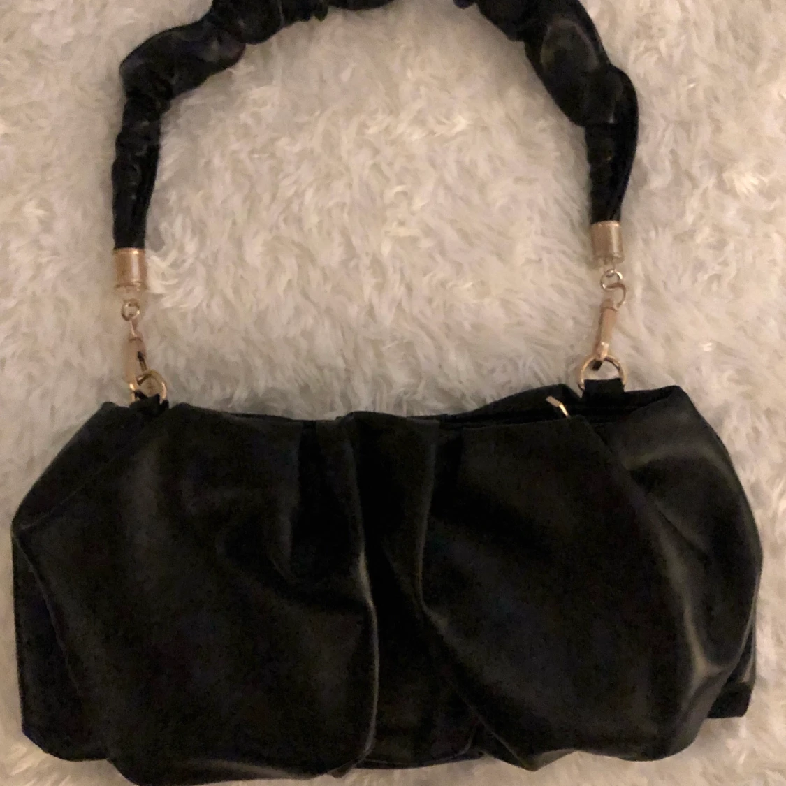 Liten svart axelväska - 91