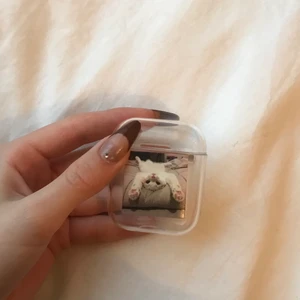 airpods fodral - Oanvänt fodral för airpods 1 & 2😊 möts i slussen eller postar✨