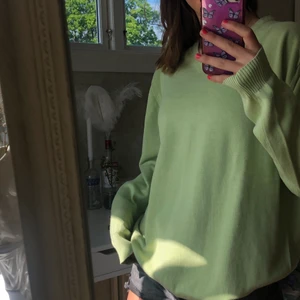 Sage green sweatshirt - Jättefin sweatshirt köpt vintage. Frakt 66kr kan skickas omgående
