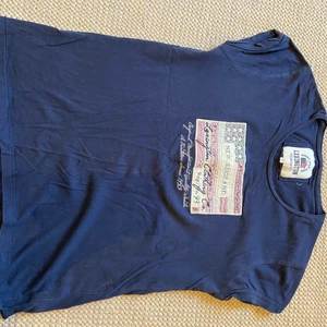 Matinblå Lexington T-shirt - T-shirt stlk XS från Lexington. 