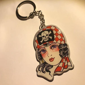 Ed Hardy Nyckelring - Fin Ed Hardy nyckelring med pirat motiv. Frakt ingår i priset