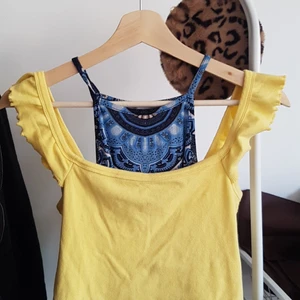 Gult kort linne från Brave Soul London - Jätte fint skick! Kort linne från Brave Soul London Storlek XS  