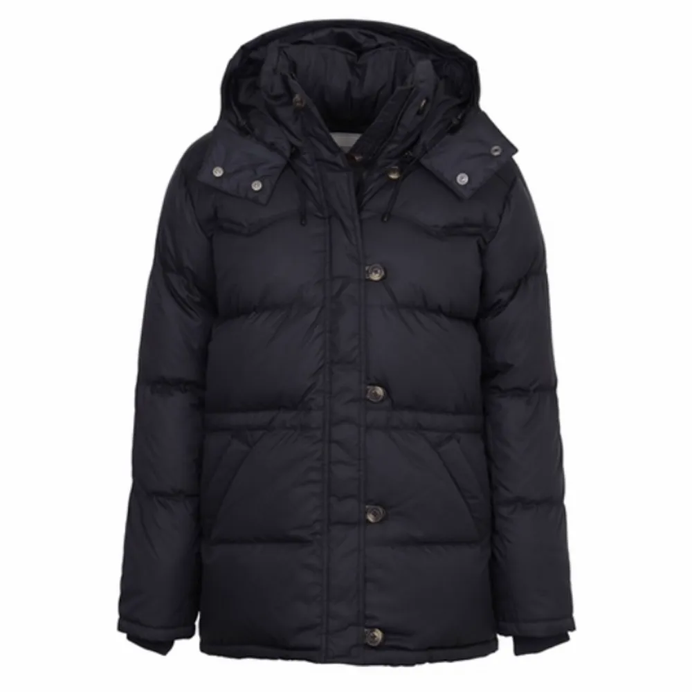 Boomerang Alexandra down jacket, sitter väldigt likt fjällräven jackan. I fint skick, nypris 5999kr. Storlek S men passar även strl M och XS, MÅNGA INTRESSERADE SÅ SKRIV  BUD ÖVER 999kr . Jackor.