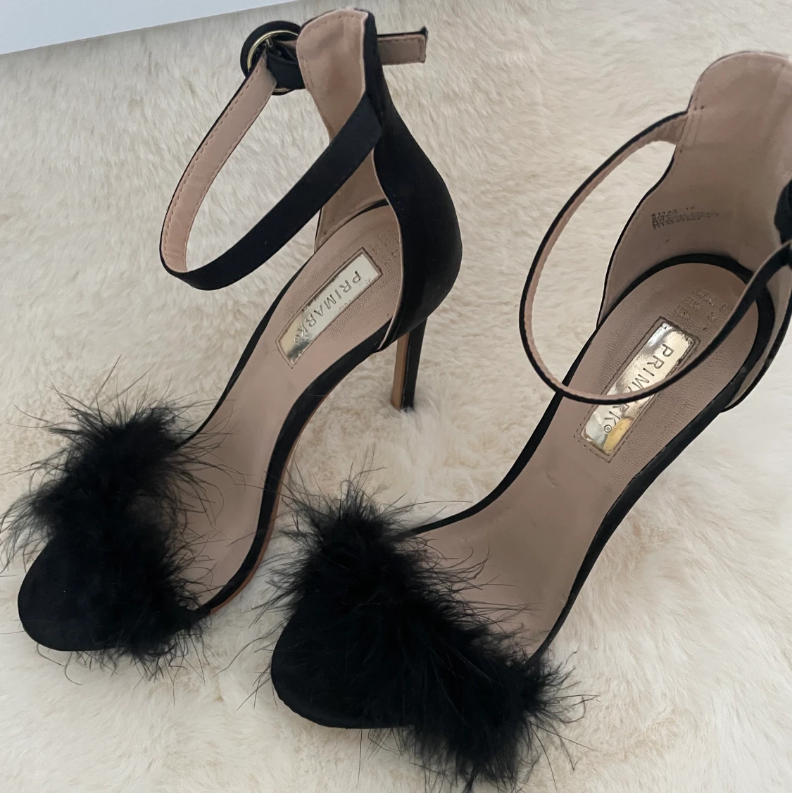 Svarta klackskor  - 90