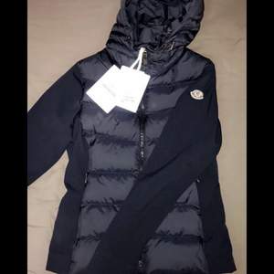 Moncler dunjacka dam storlek xs