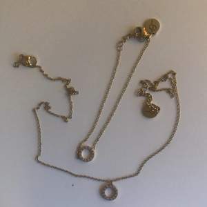 Säljer dessa supersöta smycken från Edblad! 🙌🏻 armbandet: 90kr, halsband: 100kr ❤️ båda för 150kr ❤️❤️
