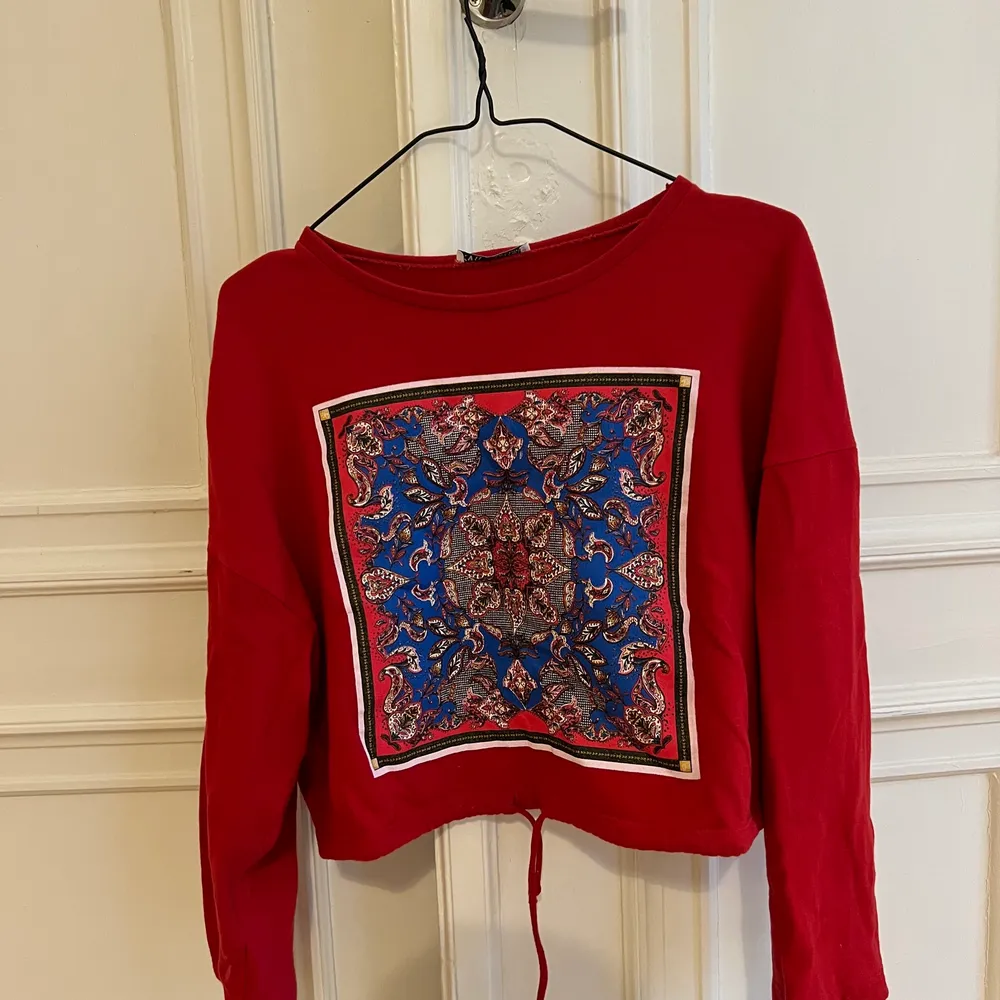 Zara longsleeve, sweater. Size s. Red.. Skjortor.