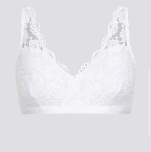 Cubus bh - Säljer denna bygelösa bh ifrån Cubus helt oandvänd i storlek xs💕 kom priv för mer bilder💕 Ny pris 180kr💕