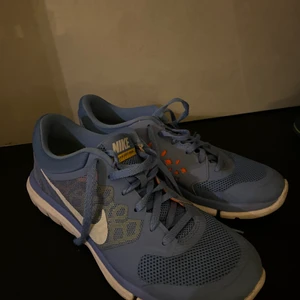 Nike ! - Nike flex run , pastellila löparskor, knappt använda då dom är lite för stora för mej. Men dom är verkligen jätte sköna och fräscha!❤️ allt är prutbart