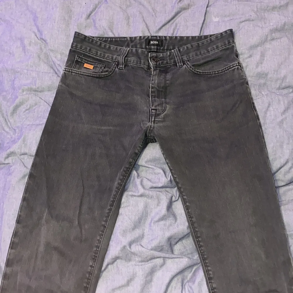 Hugo boss jeans, välanvända men inga defekter! . Jeans & Byxor.