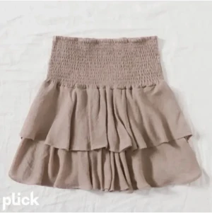 bers kjol - en bers kjol från shein aldrig använd