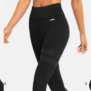 Stronger tights  - Ett par svara stronger tights i storlek s/36. Dessa byxor sitter toppen och är som i nyskick då jag endast använt de två gånger. Skriv vid flera frågor🧸