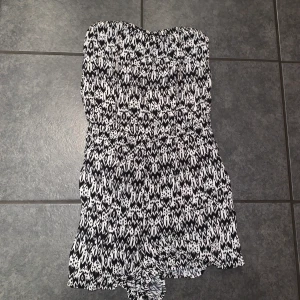 GADEROBSRENSNING!! - Fin jumpsuit perfekt till sommaren! Från hm strl 36