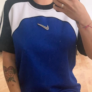 Nike T-shirt - T-shirt från Nike. Använder tyvärr inte så ofta som väntat. 