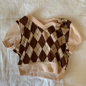 Croptop - supersöt, bra kvalite.