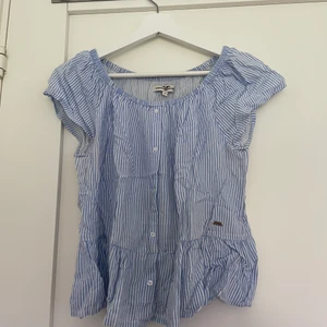 Blå bluss - Har lite fläckar