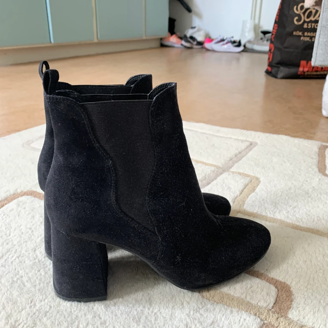 Svarta klackskorna HM