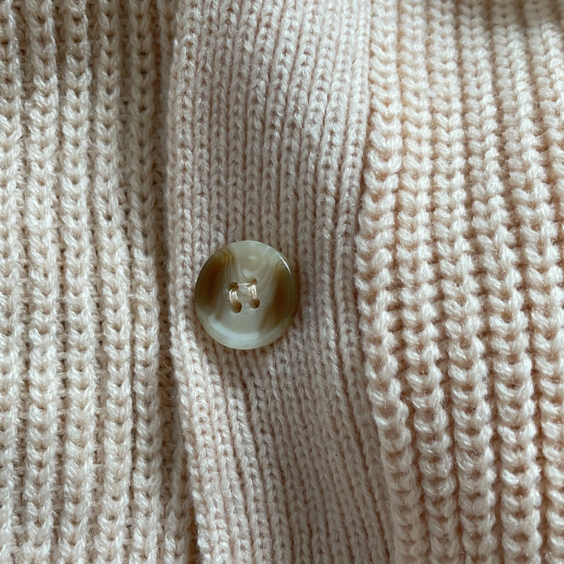 Beige/rosa kofta med knappar i strl S - 90