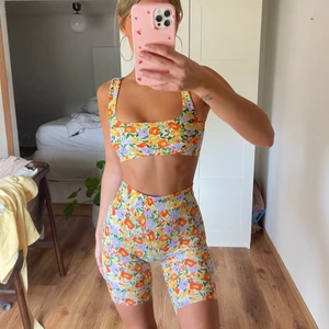 ZARA set - Blommigt set från zara, aldrig använt strl S.