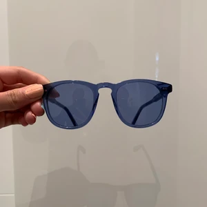 Chimi eyewear  - Ett par solglasögon från chimi eyewear i färgen acai storlek 001, endast använda ett par gånger