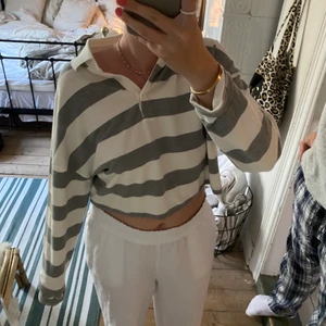 Skjorta - Säljer en jätte fina skjorta som är använd en gång🌟