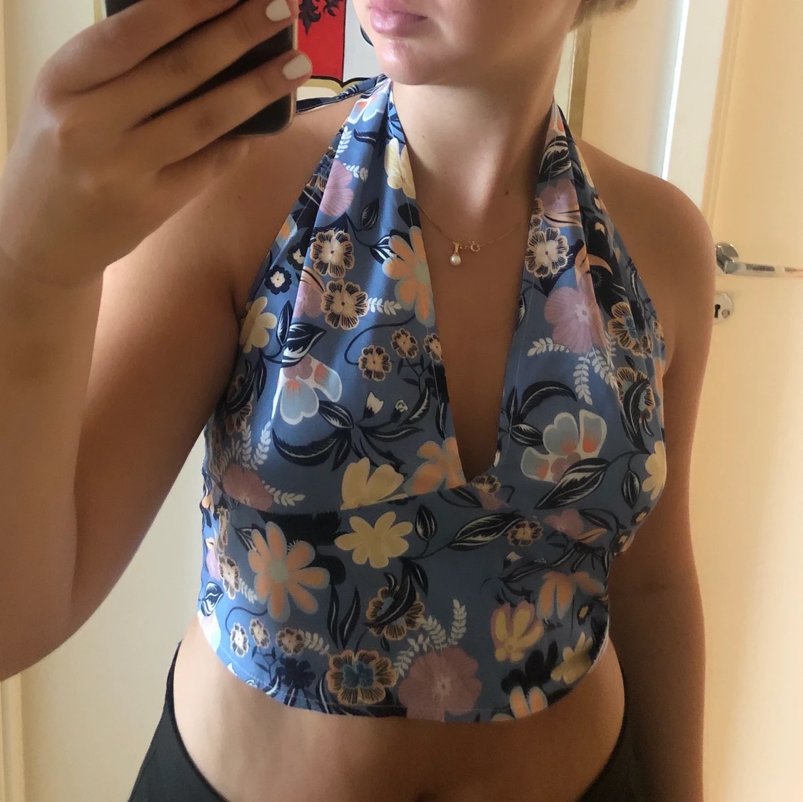 Blommig halted neck topp