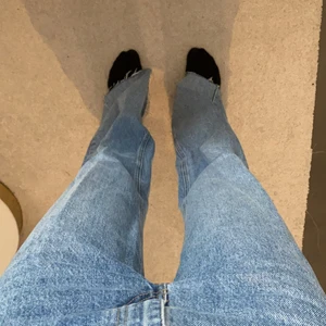 Jeans zara - Raka ljusblå jeans från zara. Storlek 36. Knappt använda. 