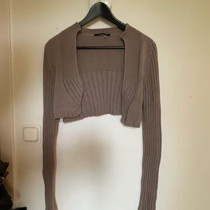 Kort kofta - Ascool kort brun kofta. Älskar men kommer inte till användning