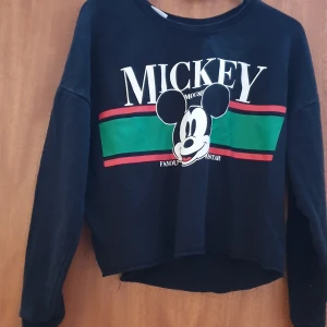 Tröja - Croptop tröja 