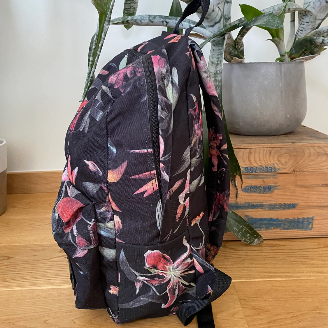 Blommig Vansryggsäck  - 90
