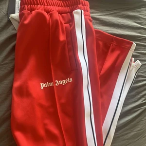 Palm Angels - Hjälper min pojkvän att sälja. Helt nya, storlek XL. Nypris 3200kr