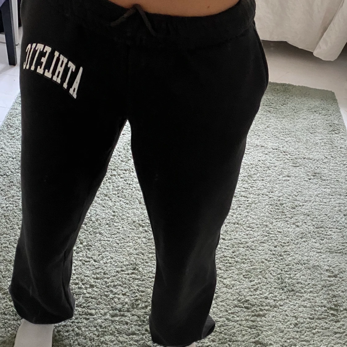 Mjukisbyxor/ sweatpants från weekday - 91