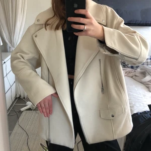 Bikerjacka  - Asball o snygg bikerjacka från hm! Overzised och bara anvönd 2ggr😍