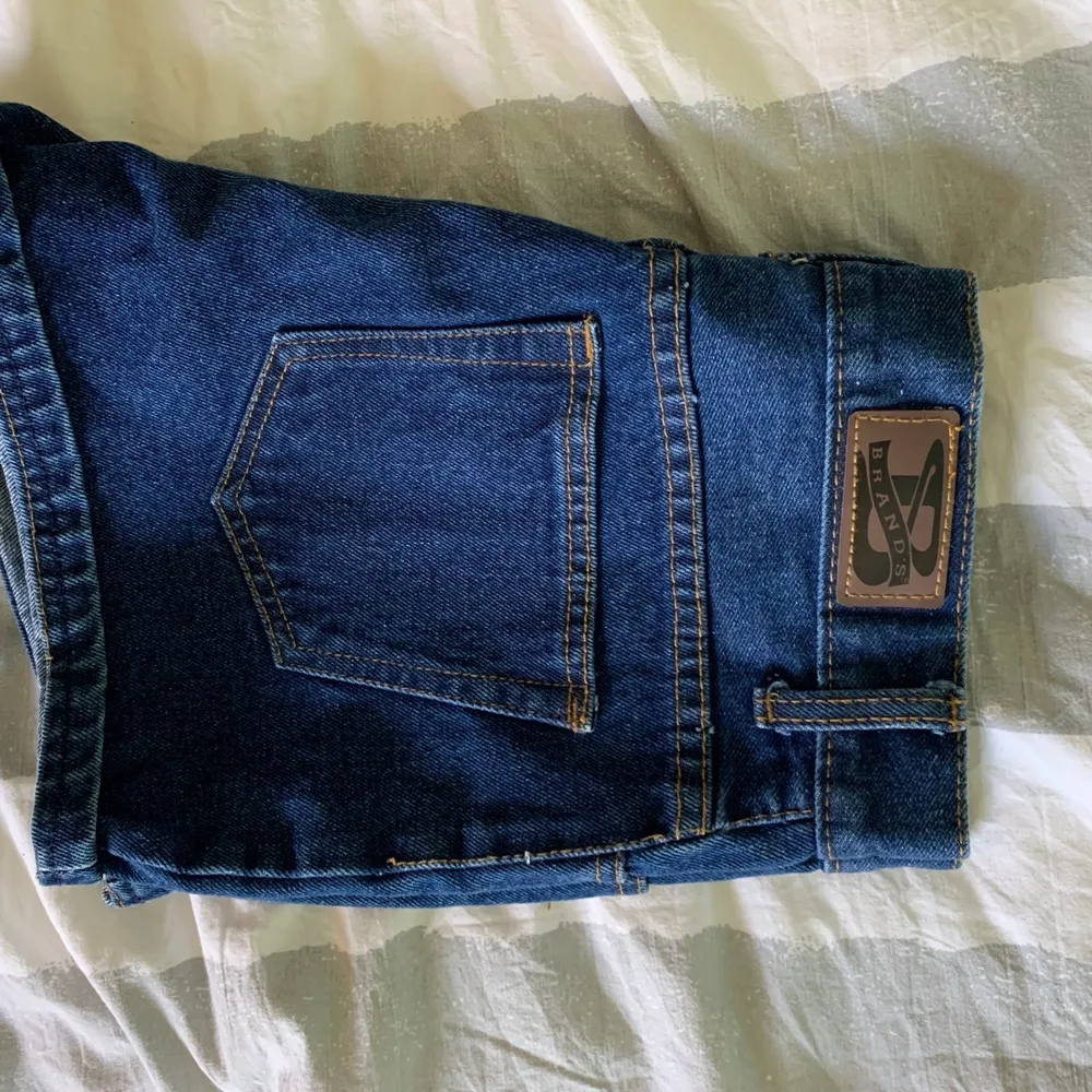 Jeansshorts från brands. Använda fåtal gånger. Är en S/M och dom är lite tajta för mig så skulle säga att dom är en XS/S. 💓✨. Shorts.