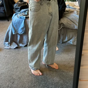 Smiley Jeans -  jeans storlek 30, inga fläckar 