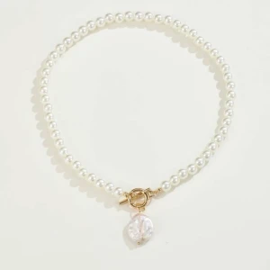 Halsband  - Helt ny halsband som jag ALDRIG använt! Ser exakt ut så som på bilden.💕